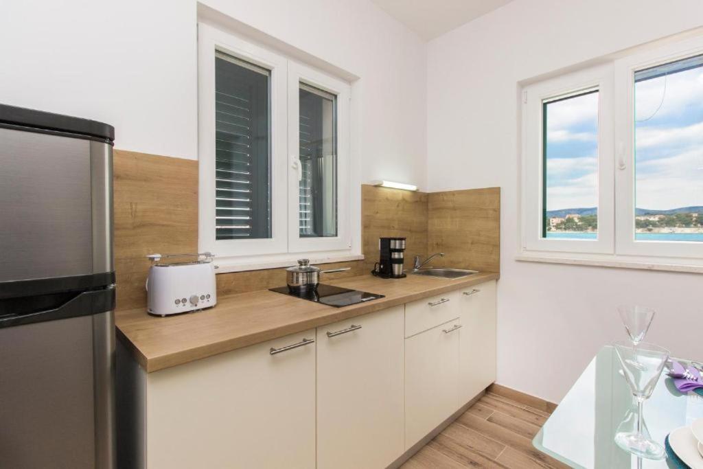 Riva 2 Apartment Krapanj Exterior foto