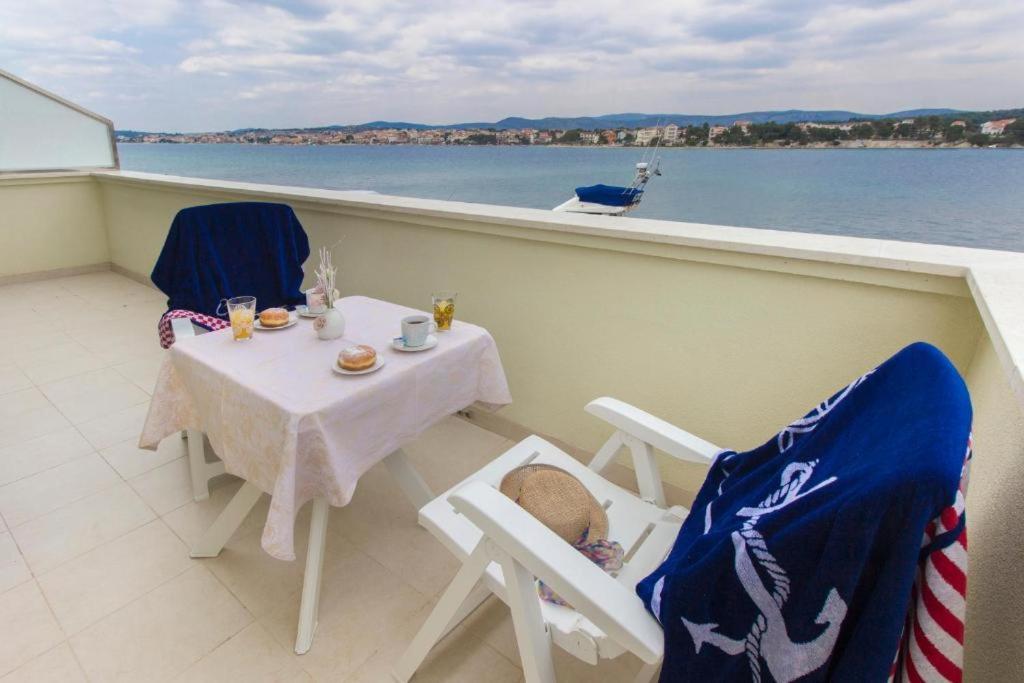 Riva 2 Apartment Krapanj Exterior foto